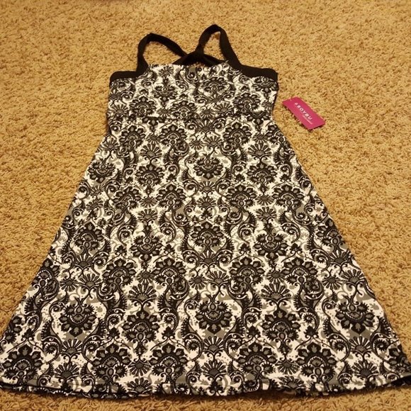 Soybu Dresses & Skirts - soybu athletic gray black dress S NEW